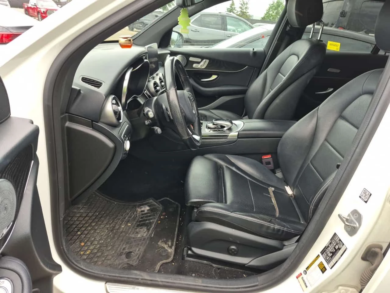 Mercedes-Benz GLC 300 AMG Line * CARFAX * Без инциденти * , снимка 8 - Автомобили и джипове - 55454588