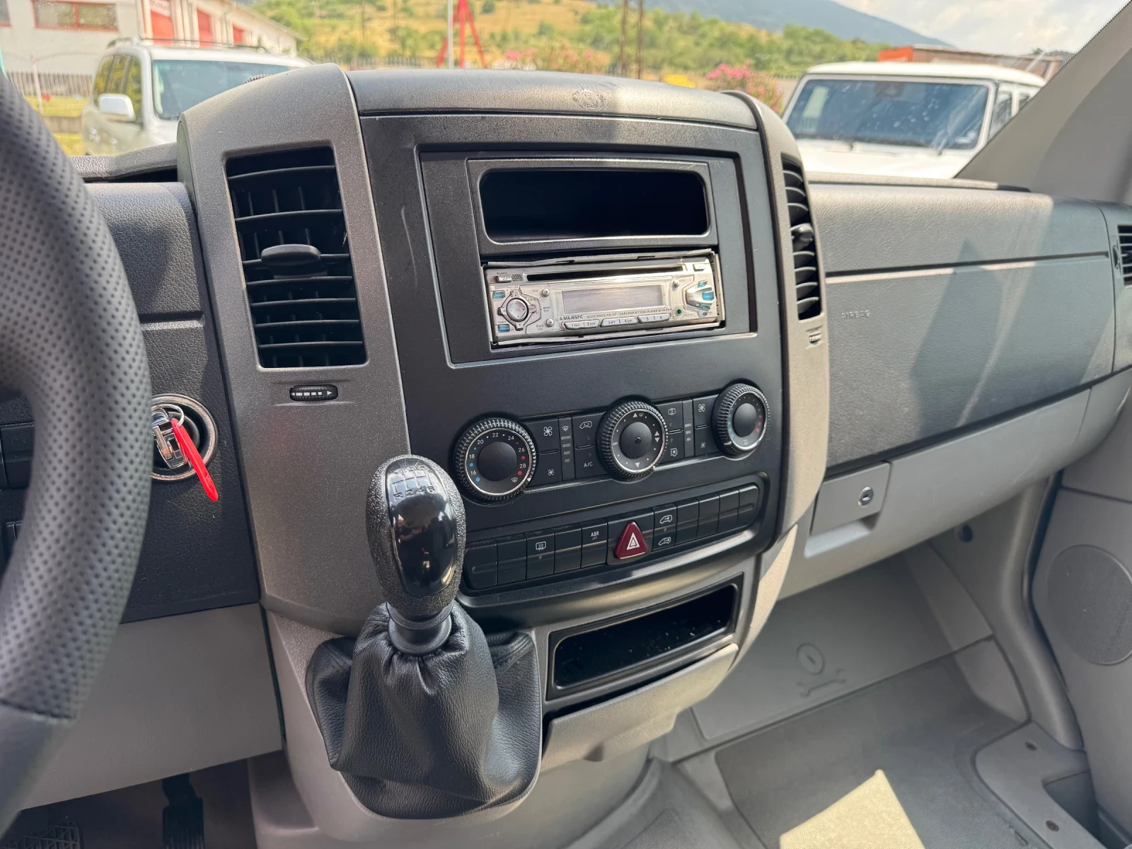 Mercedes-Benz Sprinter 2.2CDI* Климатик+ Печка* 8+ 1места - изображение 6