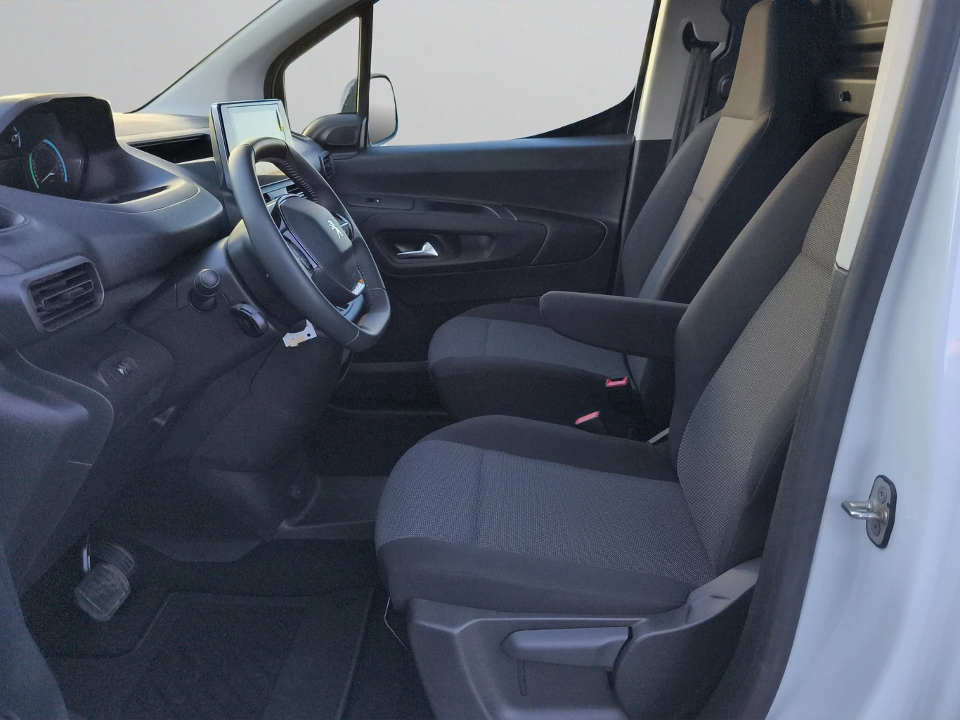 Peugeot Partner Long 950 PREMIUM 100kW Batterie 50kWh//2411R11, снимка 9 - Бусове и автобуси - 55432943