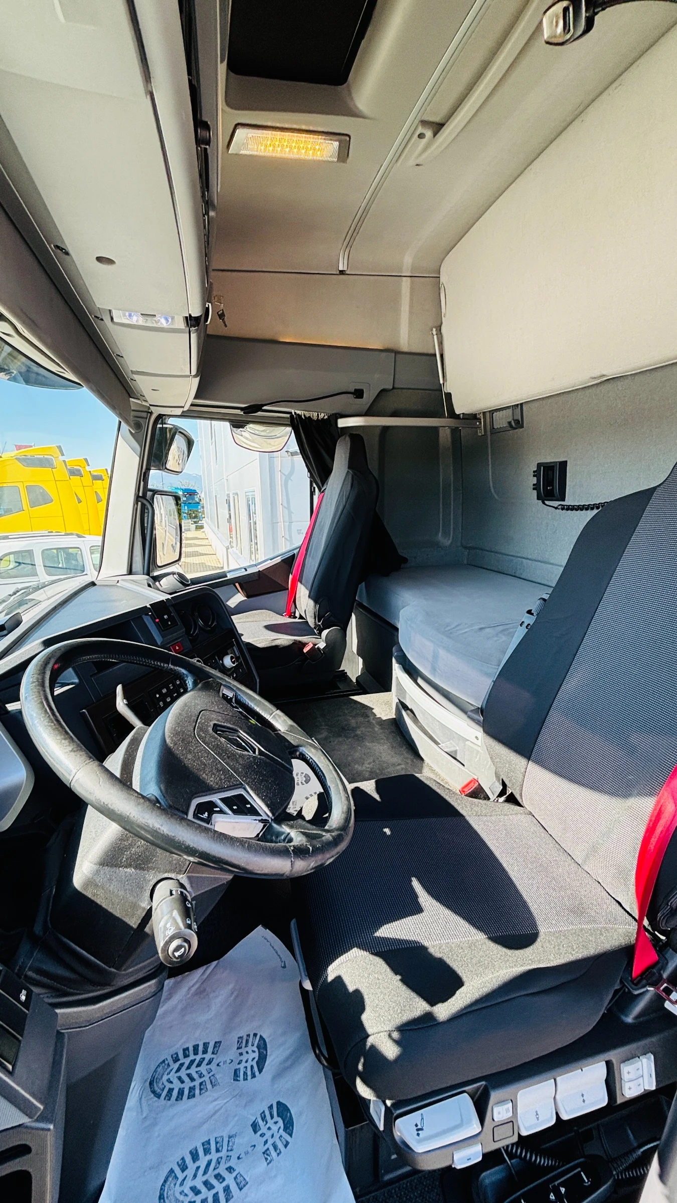 Renault T * ЛИЗИНГ НА НОВИ ФИРМИ* , снимка 8 - Камиони - 54410041