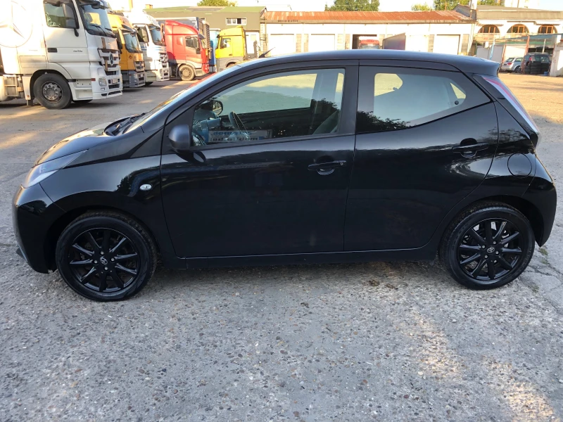 Toyota Aygo 1.0I 69 kc, снимка 4 - Автомобили и джипове - 47332721