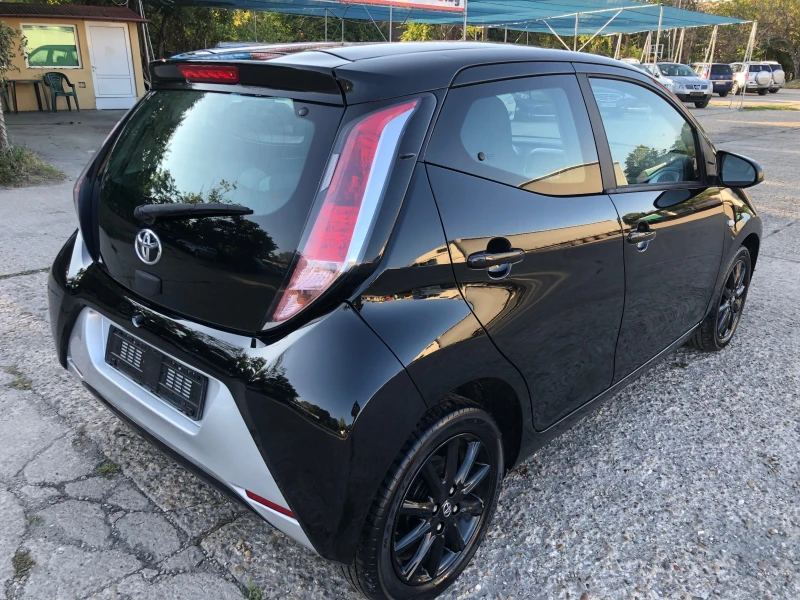 Toyota Aygo 1.0I 69 kc, снимка 6 - Автомобили и джипове - 47332721