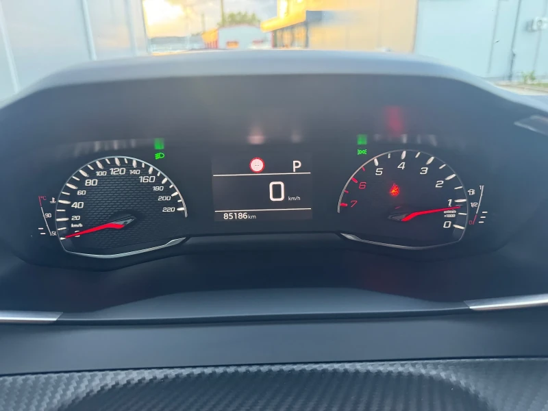 Peugeot 2008 1.5 BlueHDI S&S Allure EAT8 - 85.000km ГАРАНЦИЯ , снимка 15 - Автомобили и джипове - 47466869