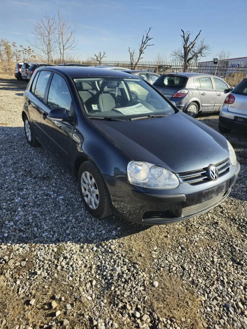 VW Golf 1.6i, снимка 2 - Автомобили и джипове - 48097968