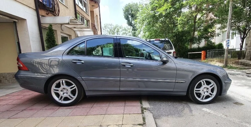 Mercedes-Benz C 320 4 Matic, снимка 7 - Автомобили и джипове - 48892440