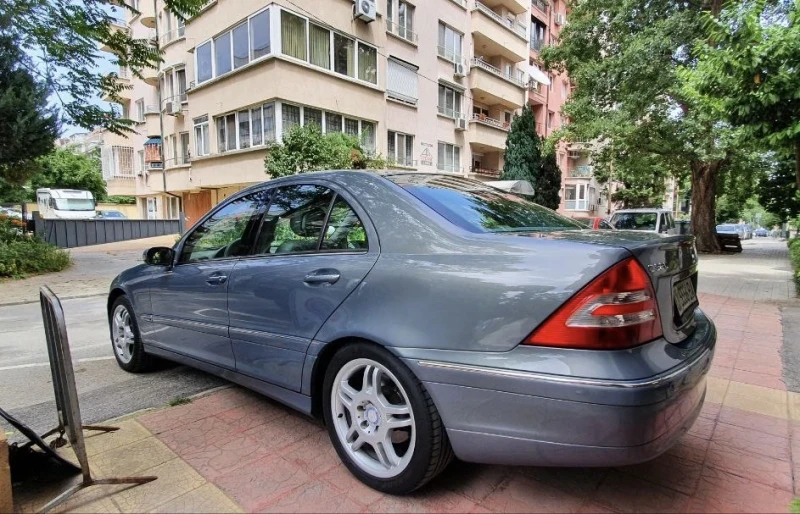 Mercedes-Benz C 320 4 Matic, снимка 4 - Автомобили и джипове - 48892440