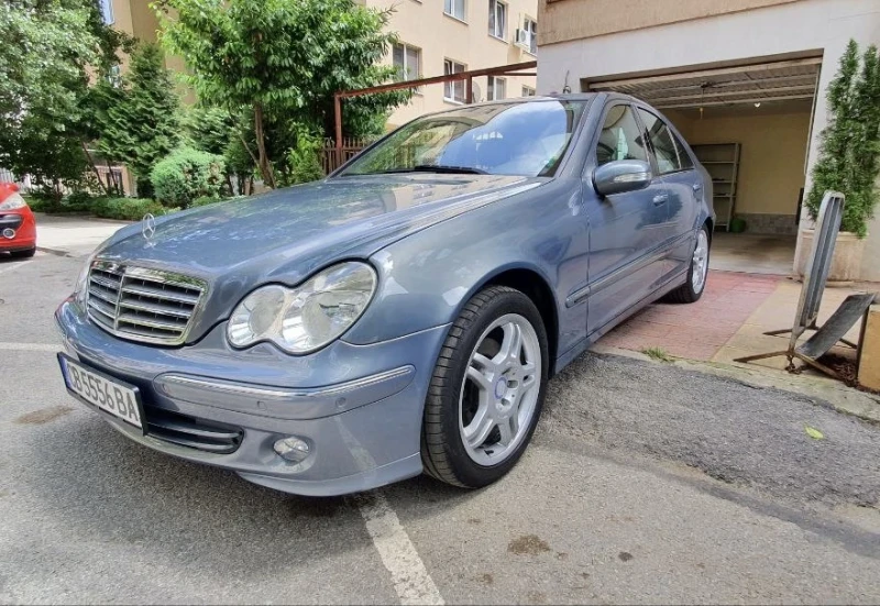 Mercedes-Benz C 320 4 Matic, снимка 3 - Автомобили и джипове - 48892440