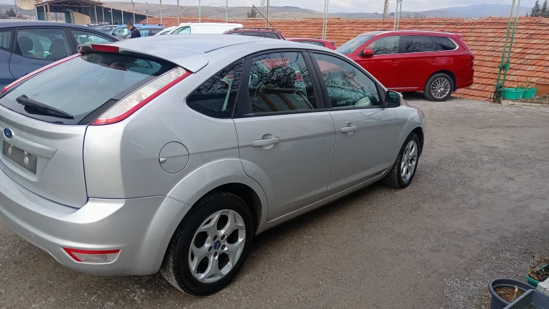 Ford Focus 1.6бензин, снимка 4 - Автомобили и джипове - 49305261