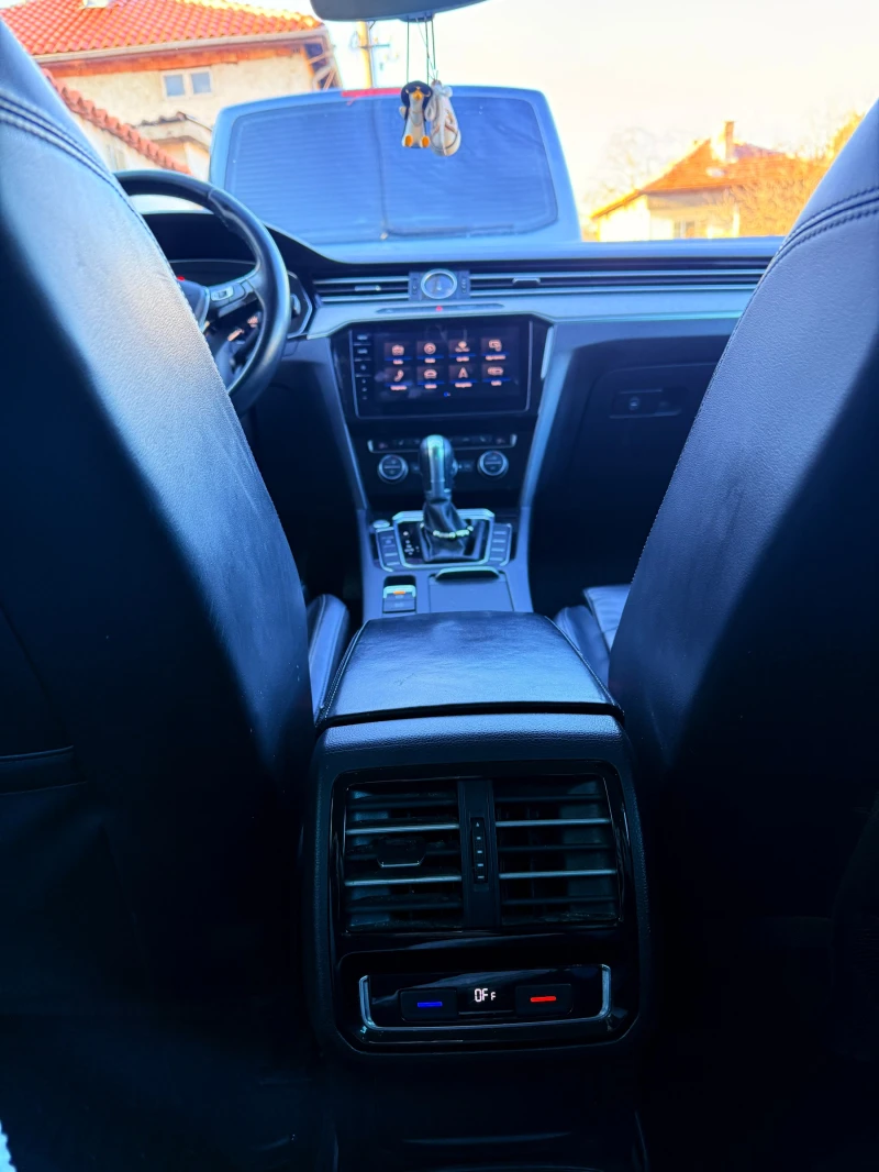 VW Passat 2.0 TDI HighLine, снимка 16 - Автомобили и джипове - 53251970