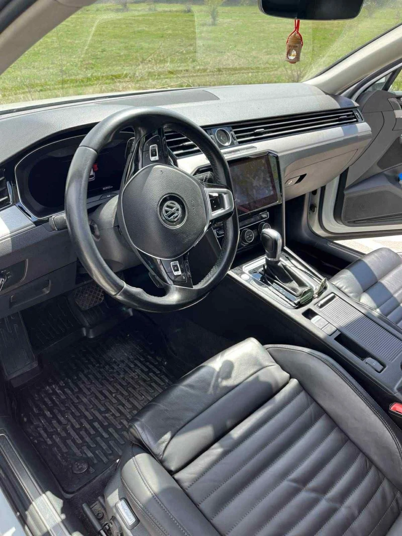 VW Passat 2.0 TDI HighLine, снимка 9 - Автомобили и джипове - 53023642