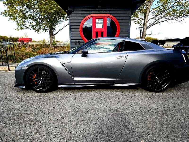 Nissan Gt-r Сервизна история! Пробег само 42 800 км!, снимка 4 - Автомобили и джипове - 52309310