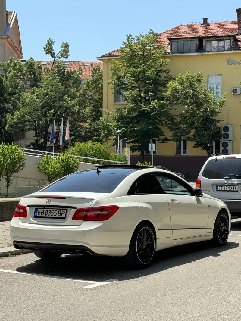 Mercedes-Benz E 500 AMG пакет, салон DESIGNO, KEYLESS GO генерация AMG, снимка 2 - Автомобили и джипове - 52976881
