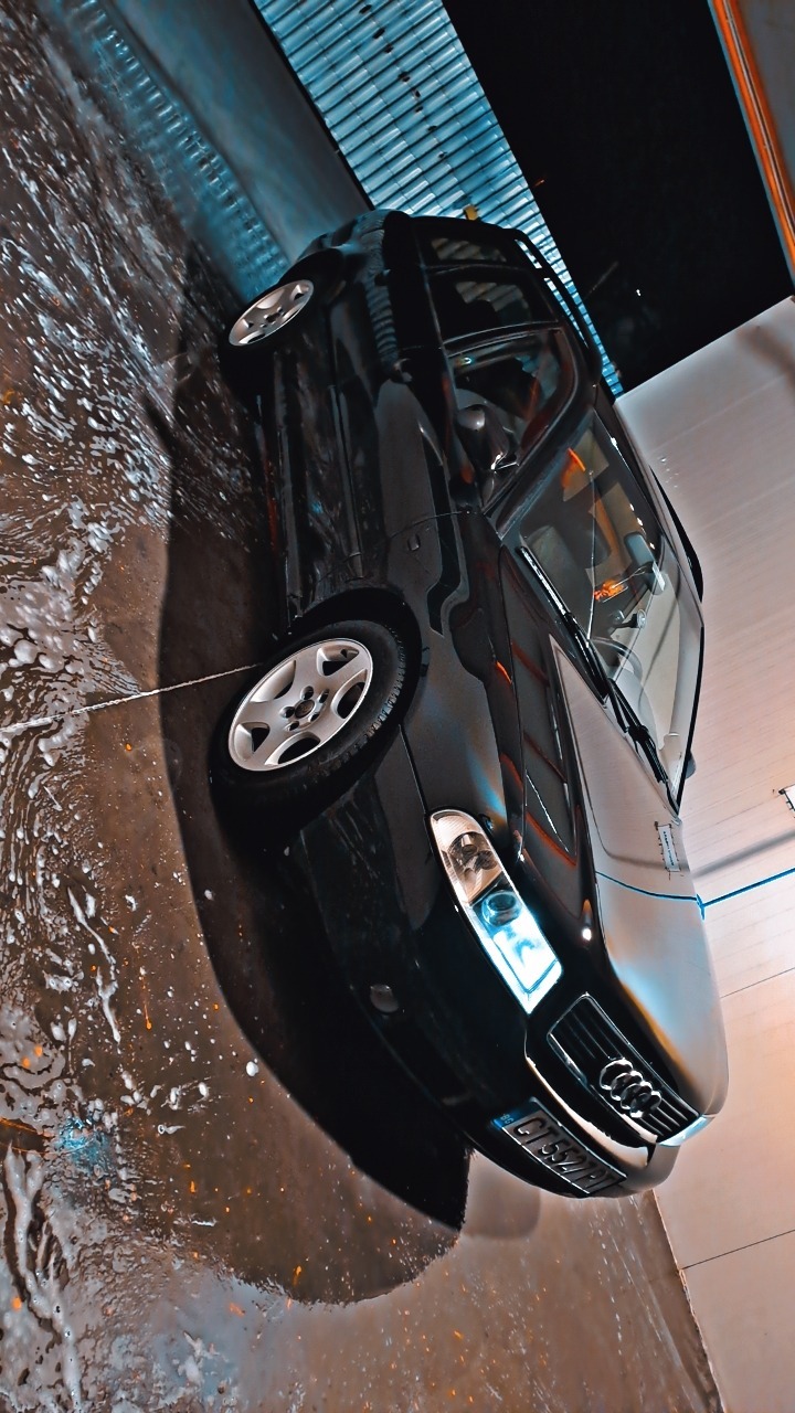 Audi A4 1.8T Газ-Бензин, снимка 3 - Автомобили и джипове - 46434061