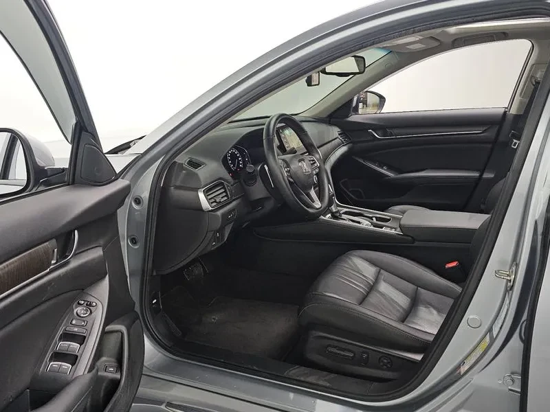Honda Accord 1.5 Turbo, снимка 10 - Автомобили и джипове - 55814481