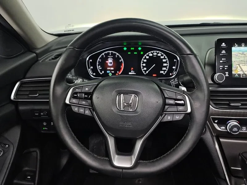 Honda Accord 1.5 Turbo, снимка 15 - Автомобили и джипове - 55814481