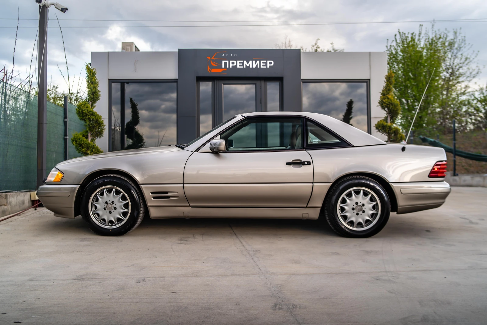 Mercedes-Benz SL 500 i-КАБРИОЛЕТ-УНИКАЛНО ЗАПАЗЕН И БЕЗ РЪЖДИ! - изображение 5