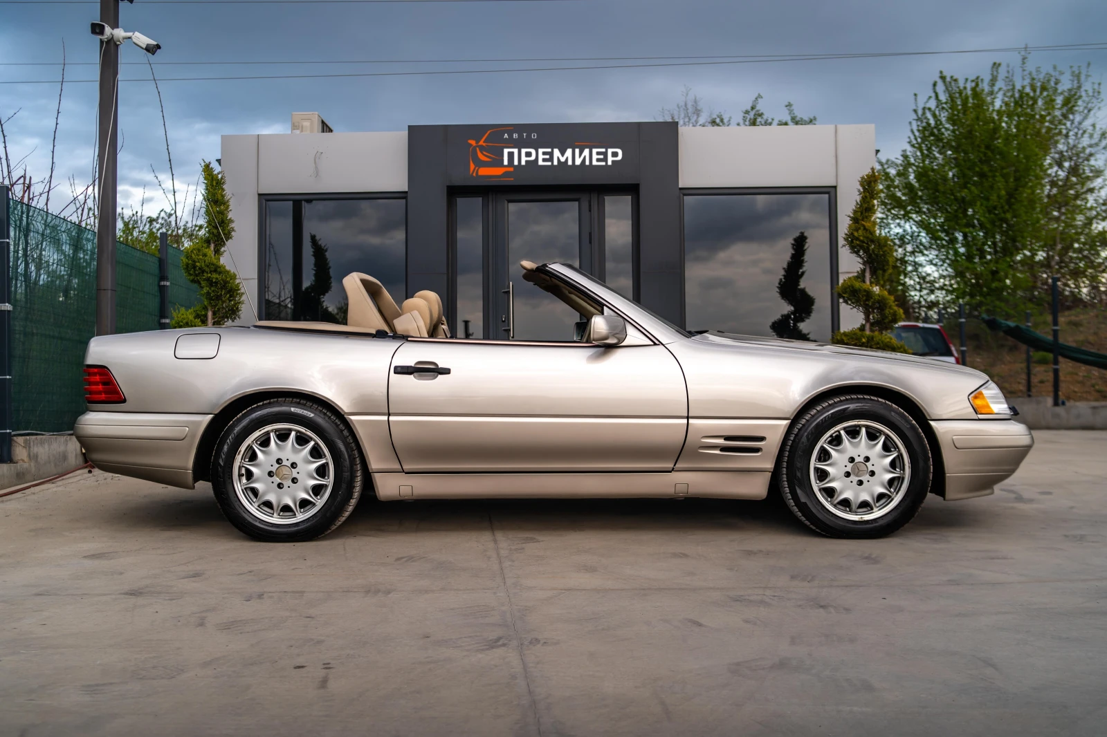 Mercedes-Benz SL 500 i-КАБРИОЛЕТ-УНИКАЛНО ЗАПАЗЕН И БЕЗ РЪЖДИ! - изображение 6