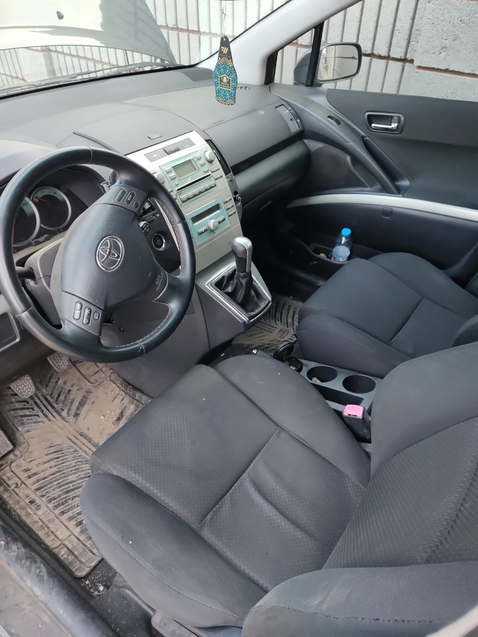 Toyota Corolla verso 2.0 116hp - изображение 5