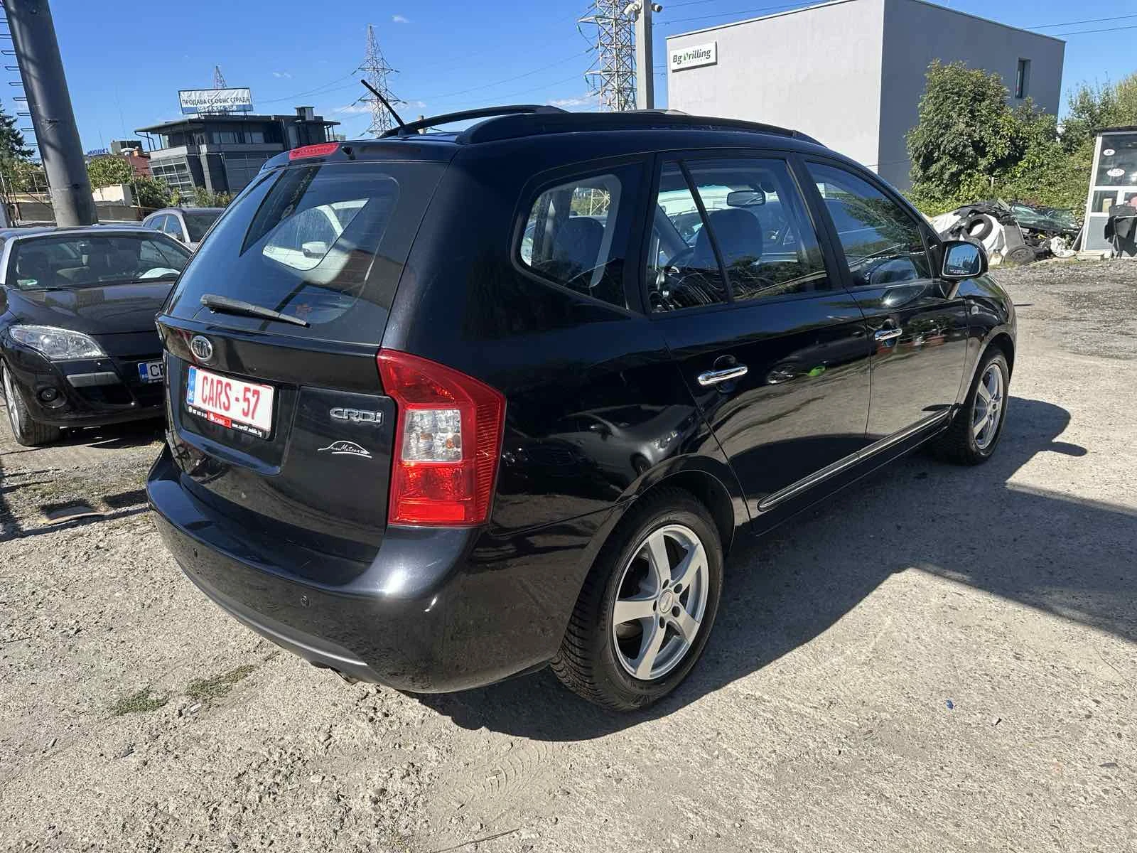 Kia Carens 2.0CRDI Кожен салон - изображение 3