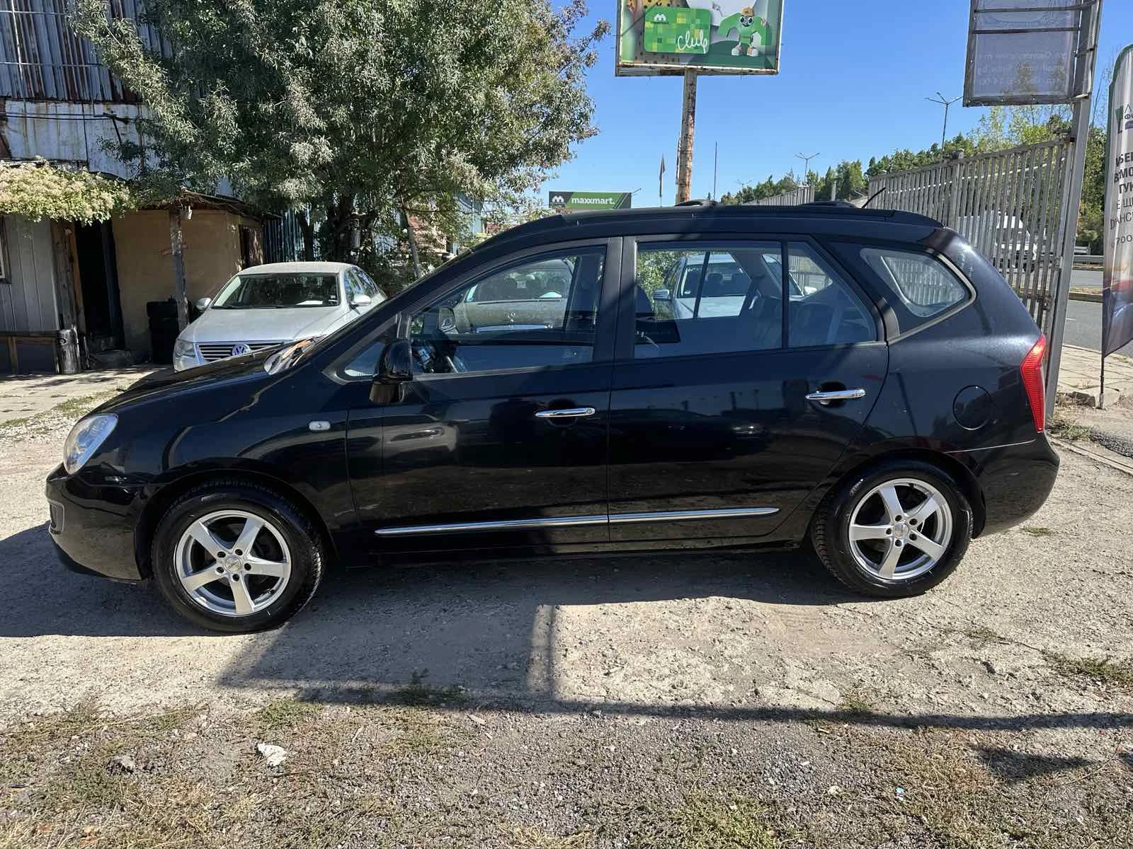 Kia Carens 2.0CRDI Кожен салон - изображение 8