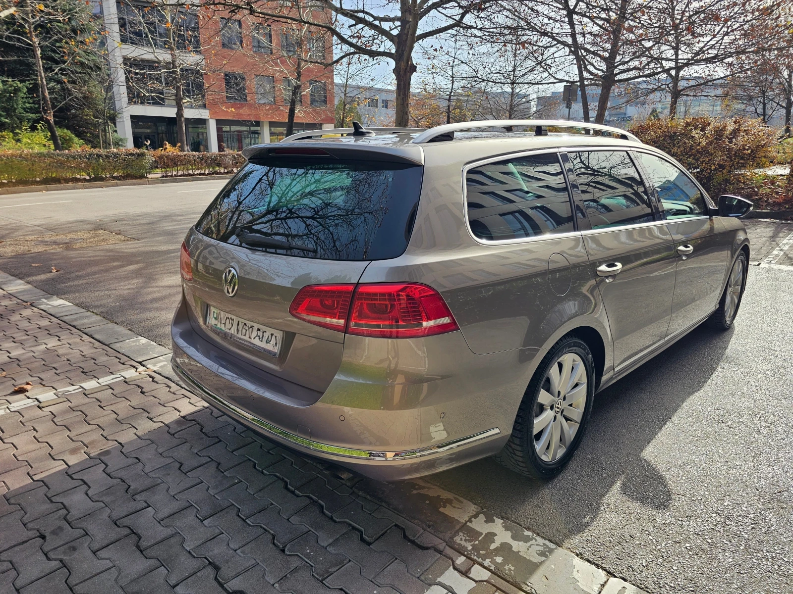 VW Passat Variant 2.0TDI Highline 4Motion DSG - изображение 7