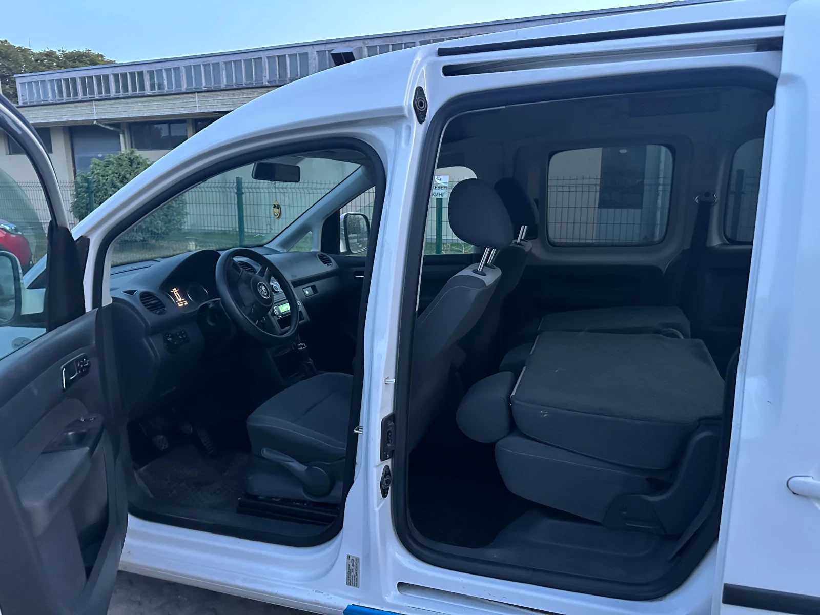 VW Caddy MAXI  - изображение 4