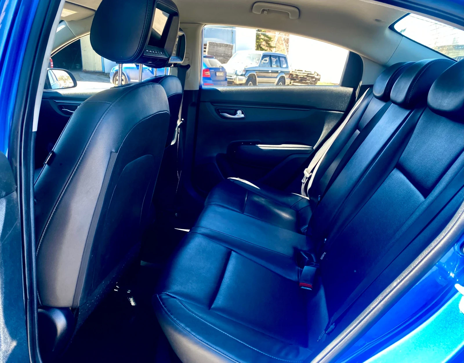 Kia Rio Premium Sedan 1.6 LPG, снимка 9 - Автомобили и джипове - 53926309