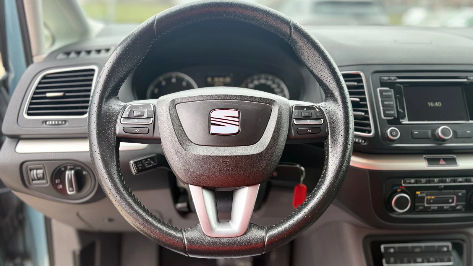 Seat Alhambra, снимка 12 - Автомобили и джипове - 53950118