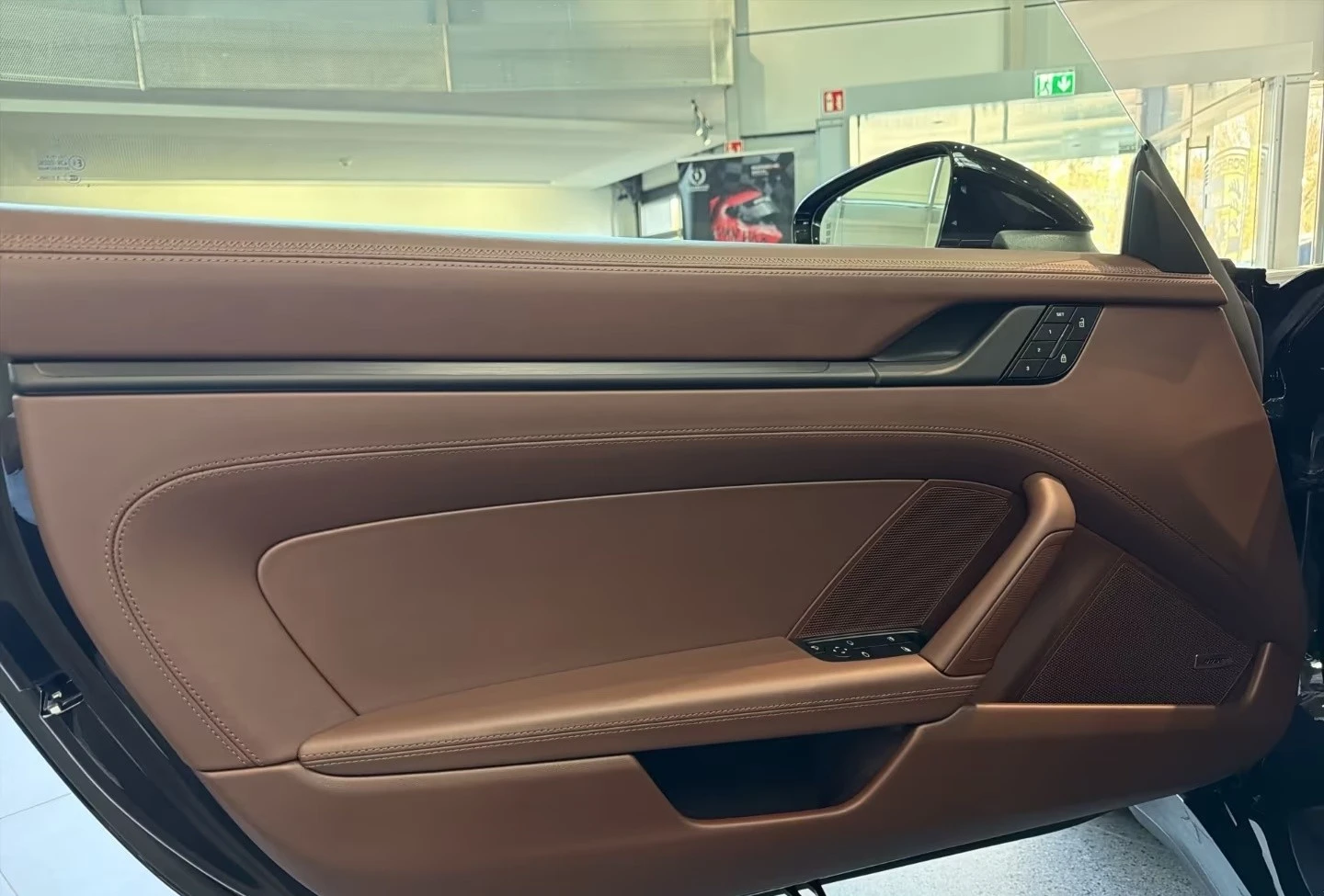 Porsche 911 992.2 CARRERA 4 GTS BOSE MATRIX PANORAMA , снимка 6 - Автомобили и джипове - 54371800