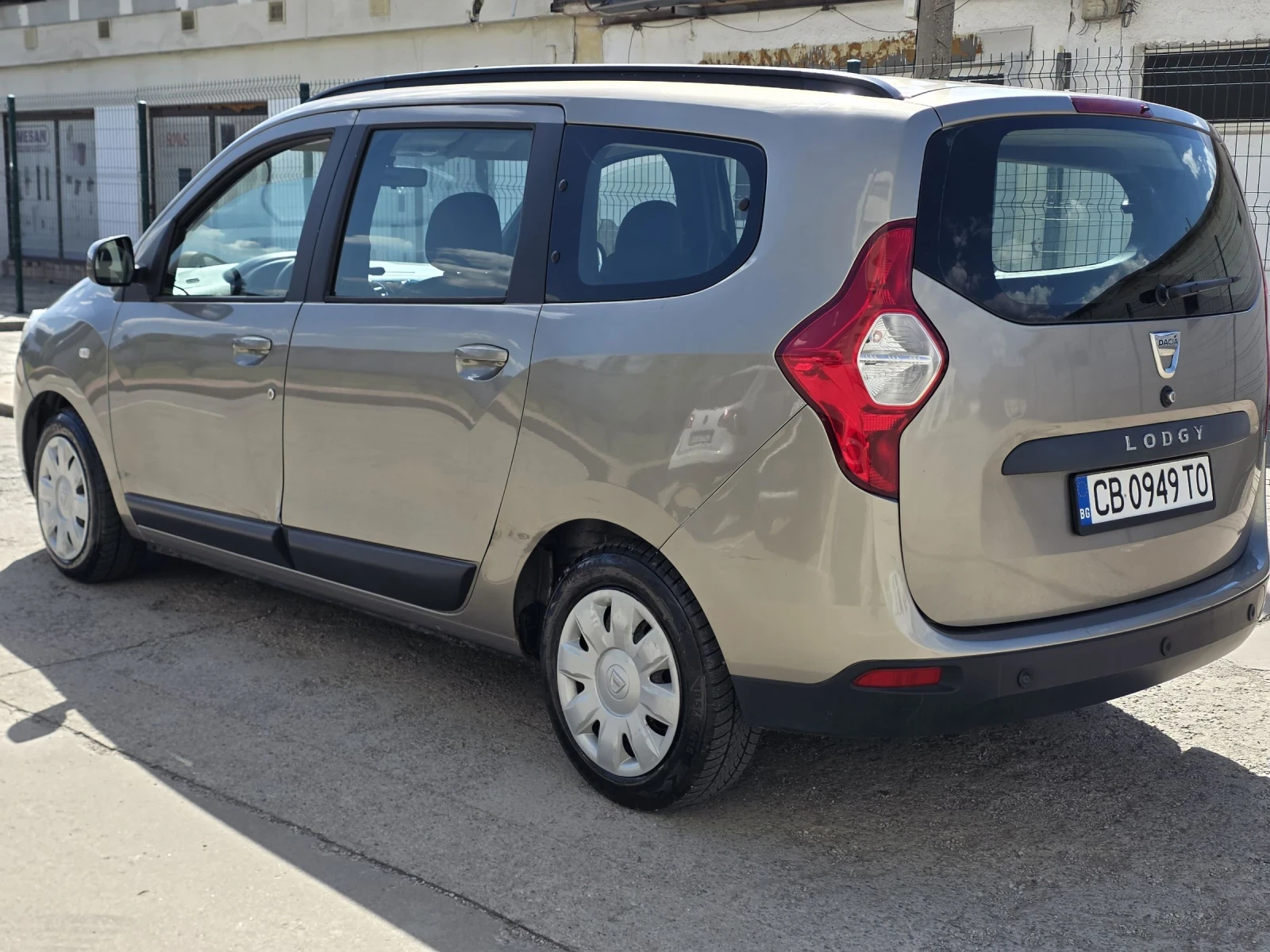 Dacia Lodgy 6+ 1, снимка 5 - Автомобили и джипове - 54432220