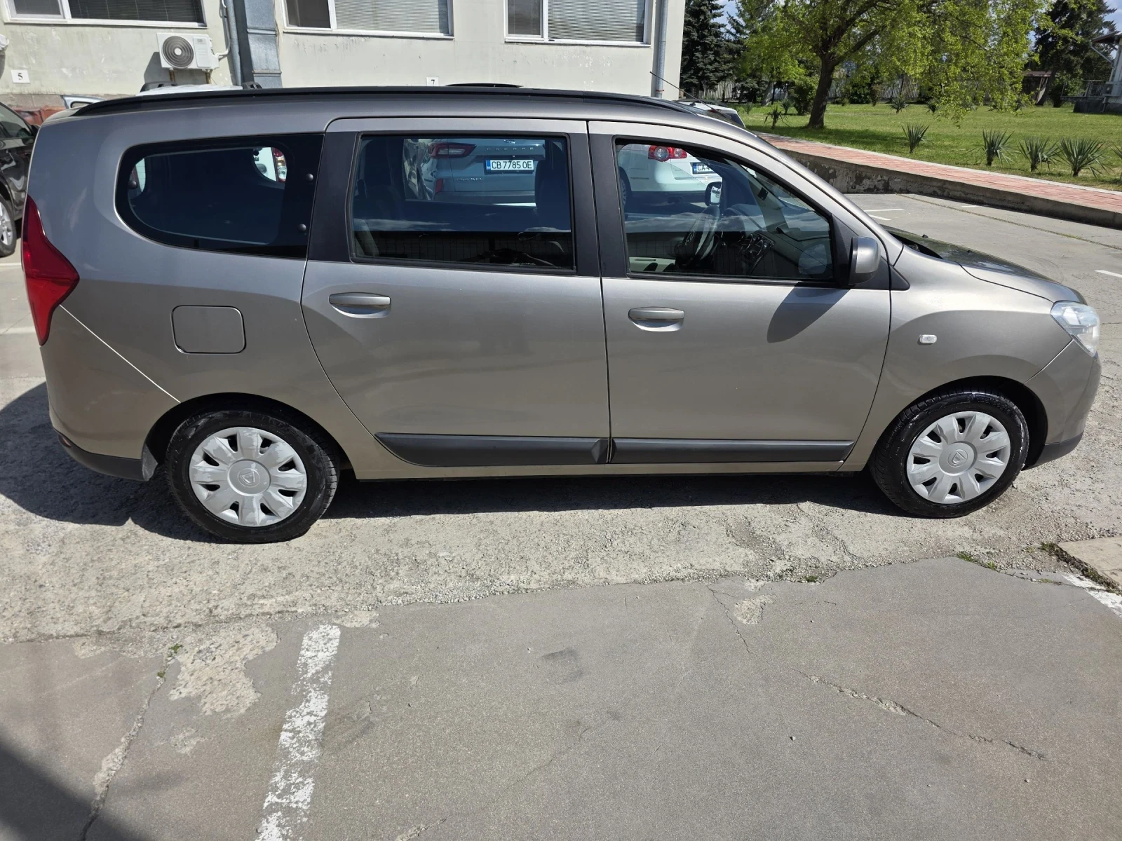 Dacia Lodgy 6+ 1, снимка 3 - Автомобили и джипове - 54432220