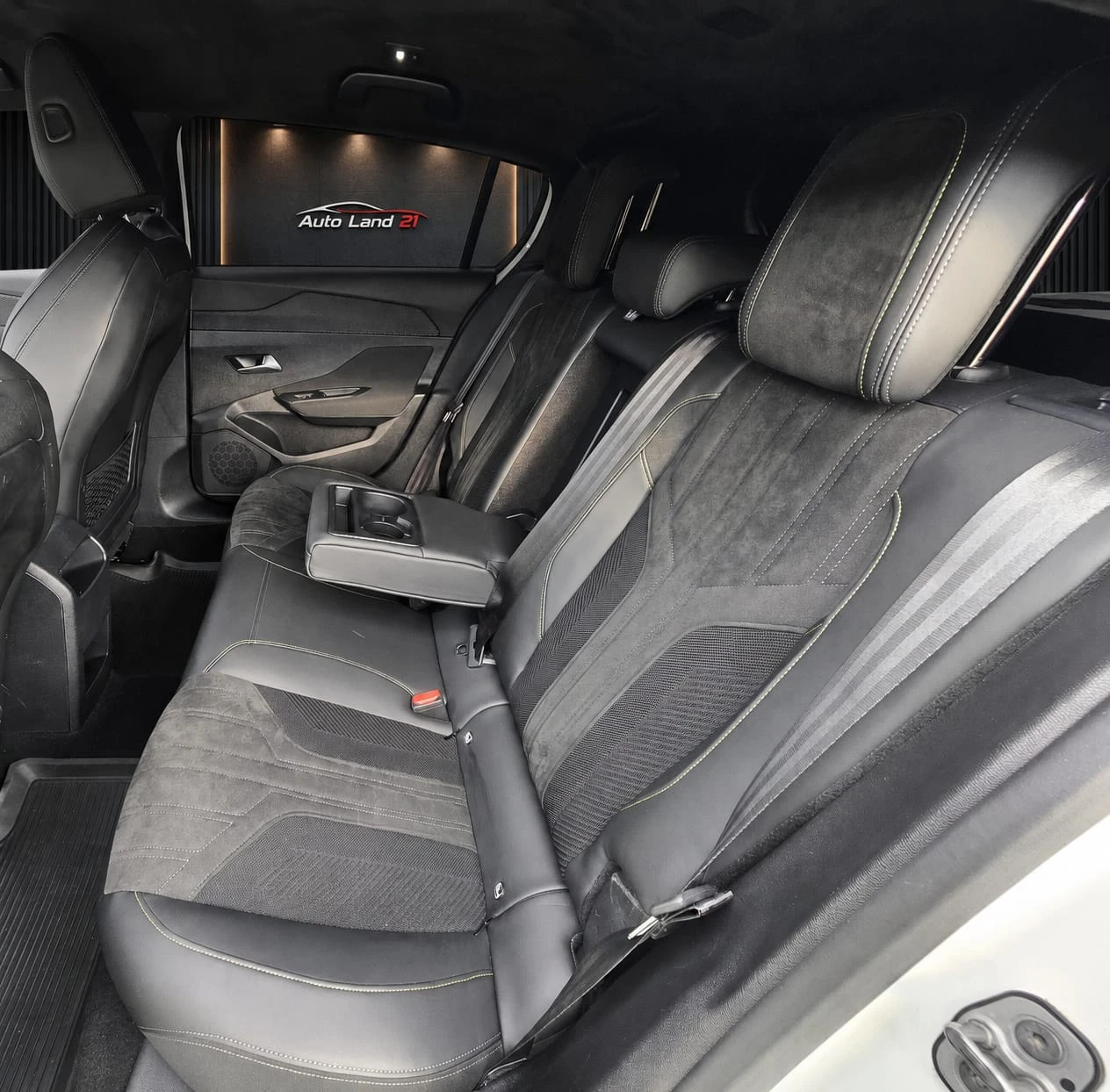 Peugeot 308 1.5BlueHDI* ALLURE* 131кс* EAT8 Automatic* , снимка 10 - Автомобили и джипове - 55326768