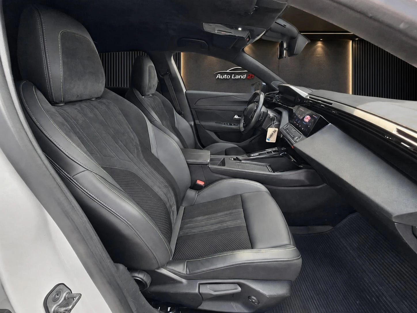 Peugeot 308 1.5BlueHDI* ALLURE* 131кс* EAT8 Automatic* , снимка 12 - Автомобили и джипове - 55326768