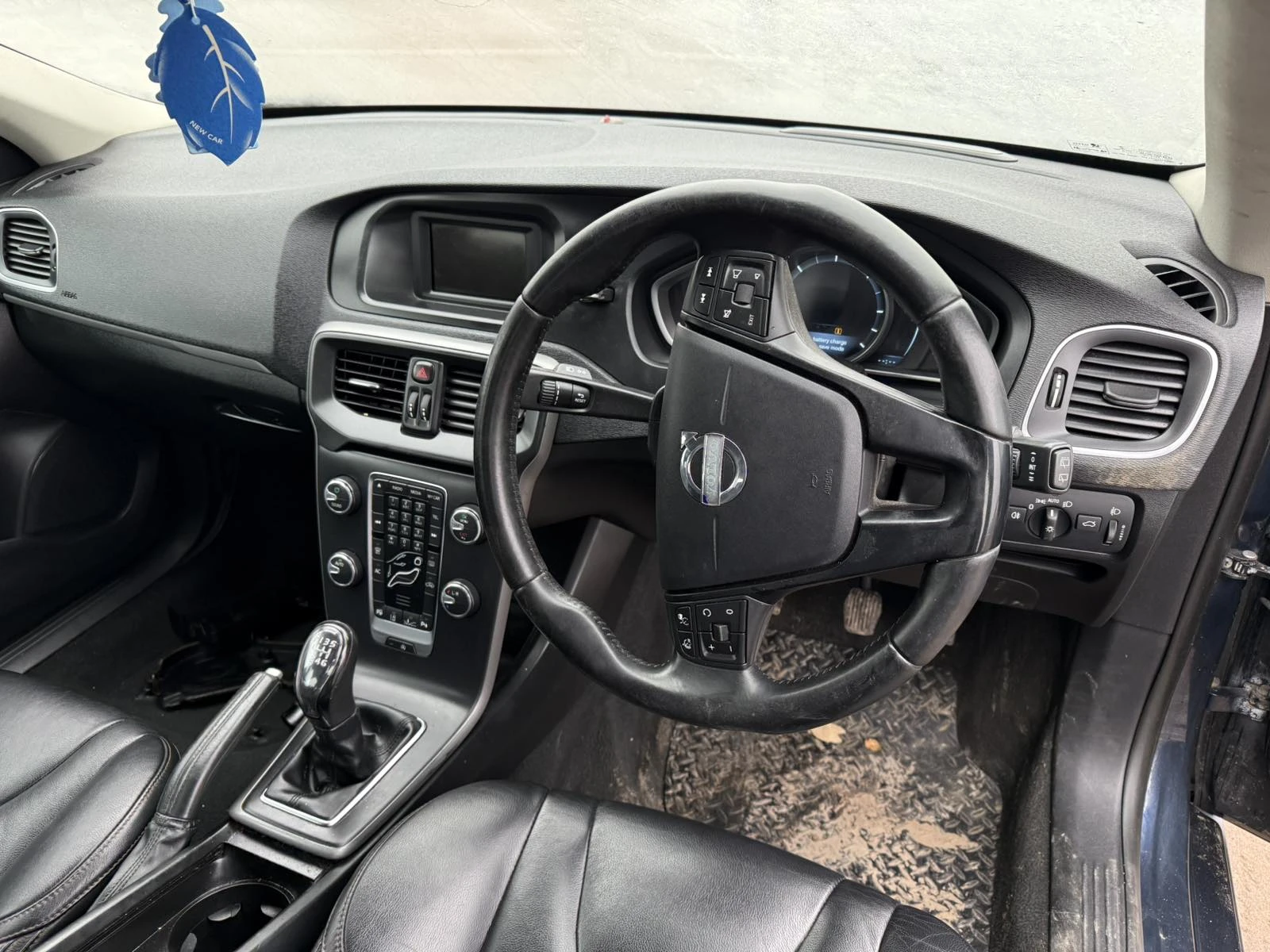 Volvo V40 1.6d, снимка 7 - Автомобили и джипове - 55430416