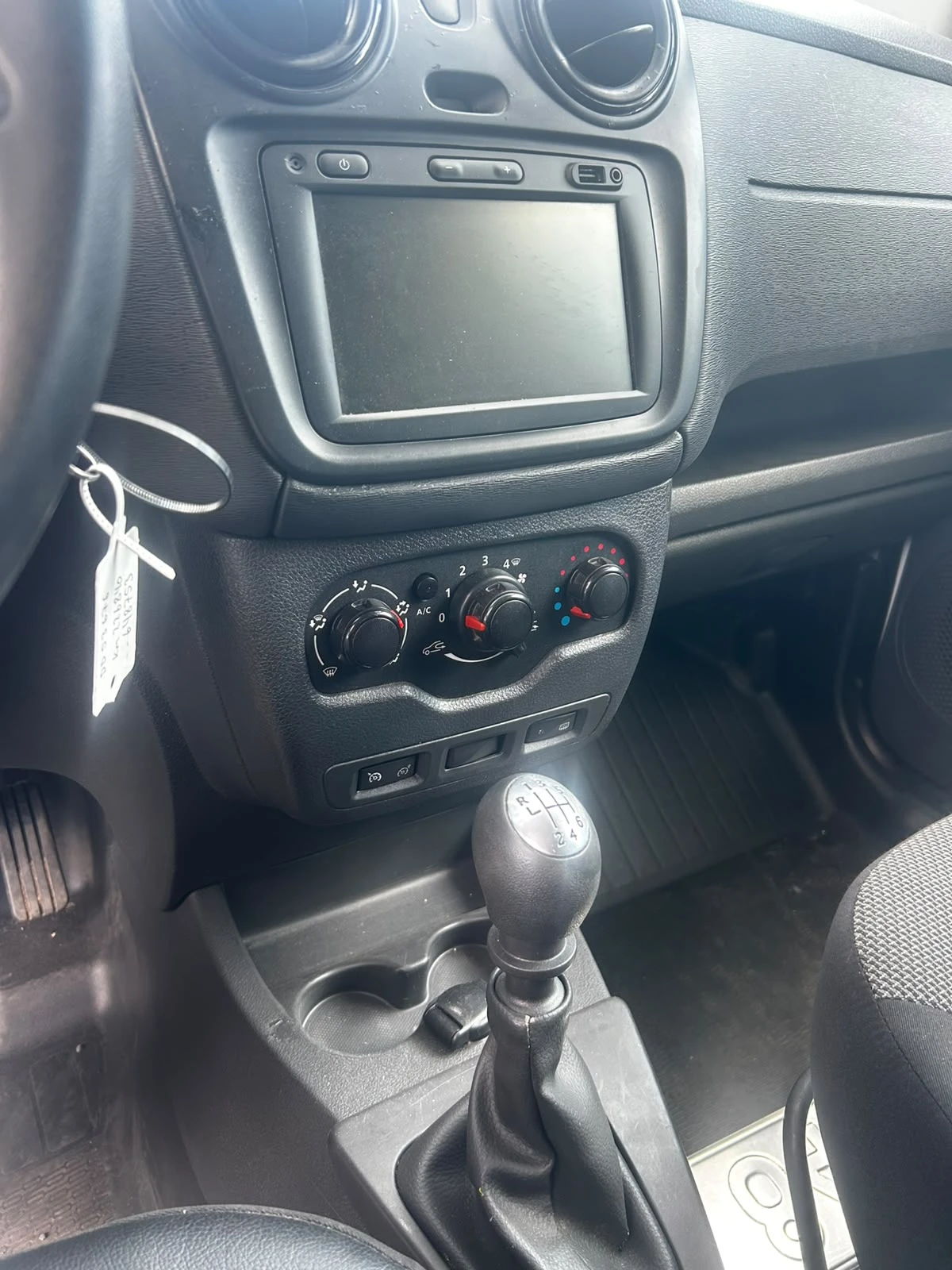 Dacia Dokker 1.5 dci, снимка 12 - Автомобили и джипове - 55570646