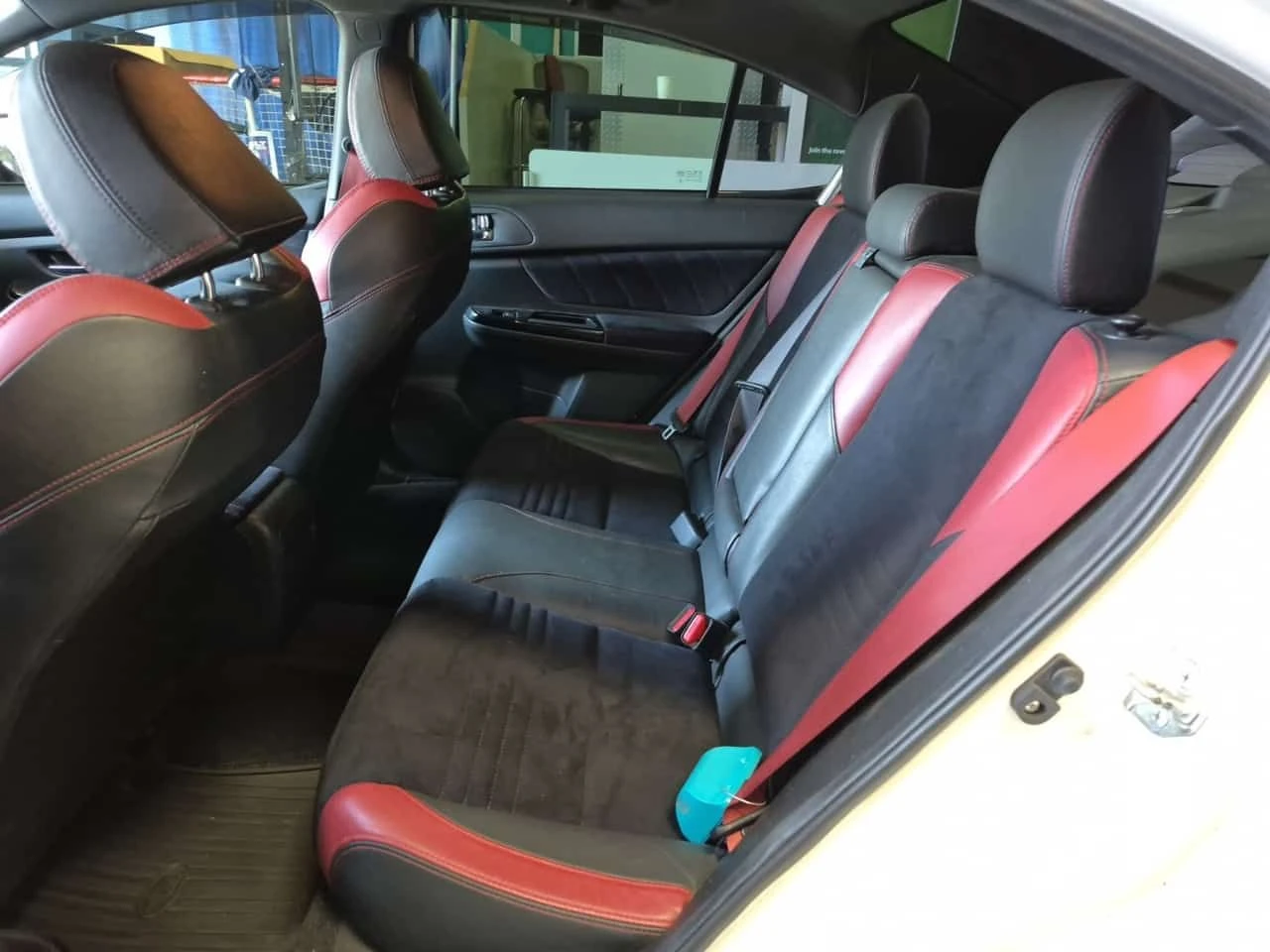 Subaru WRX STI  / CARFAX / АВТОКРЕДИТ , снимка 3 - Автомобили и джипове - 55590980