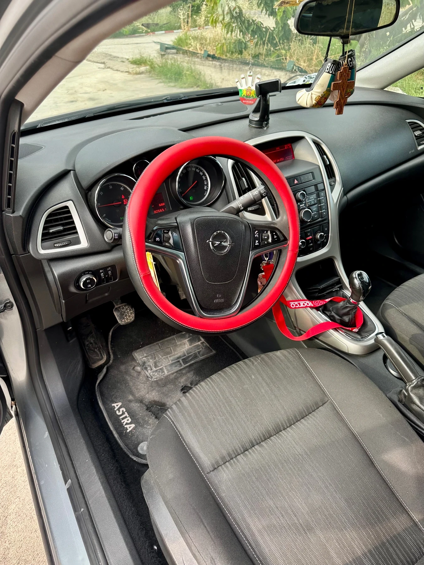 Opel Astra 1, 7 CDTI, снимка 8 - Автомобили и джипове - 56446309