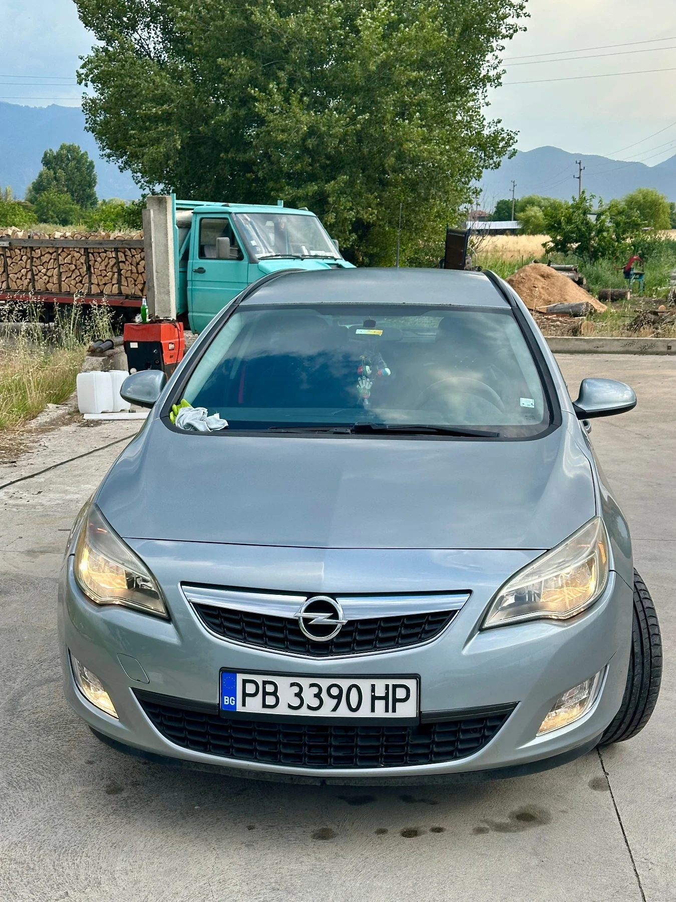 Opel Astra 1, 7 CDTI, снимка 2 - Автомобили и джипове - 56446309