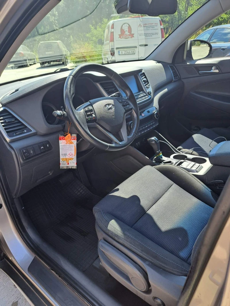 Hyundai Tucson, снимка 4 - Автомобили и джипове - 47695761