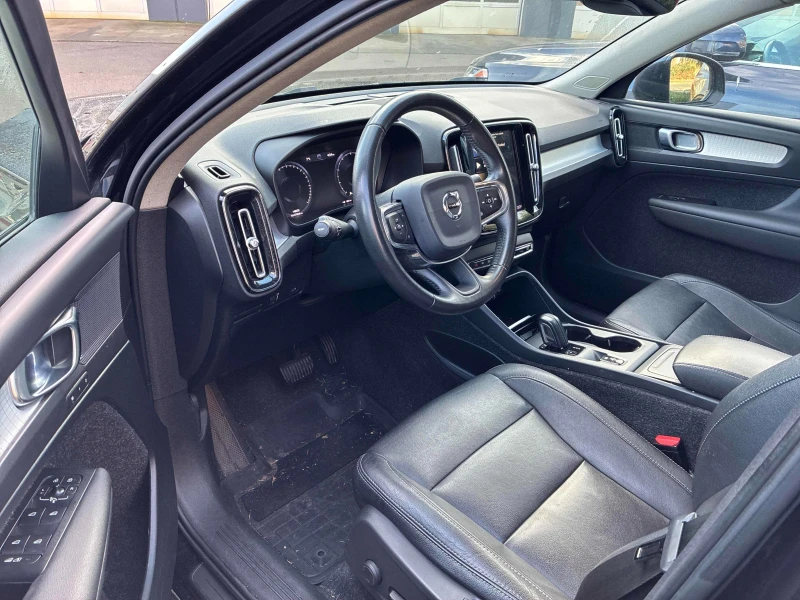 Volvo XC40 MOMENTUM * * CARFAX * * АВТО КРЕДИТ * * , снимка 5 - Автомобили и джипове - 53027357