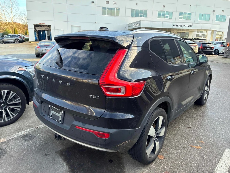 Volvo XC40 MOMENTUM * * CARFAX * * АВТО КРЕДИТ * * , снимка 3 - Автомобили и джипове - 53027357