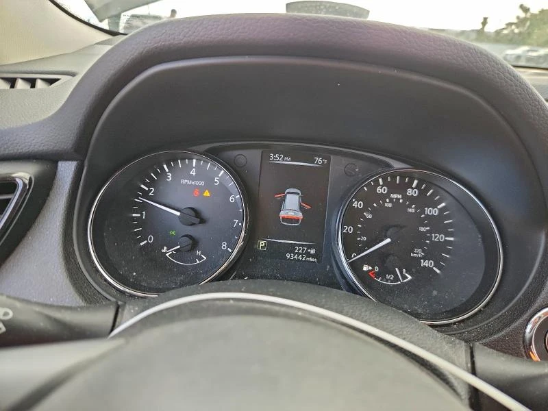 Nissan Rogue 2.5L 4 All wheel drive, снимка 15 - Автомобили и джипове - 52904651