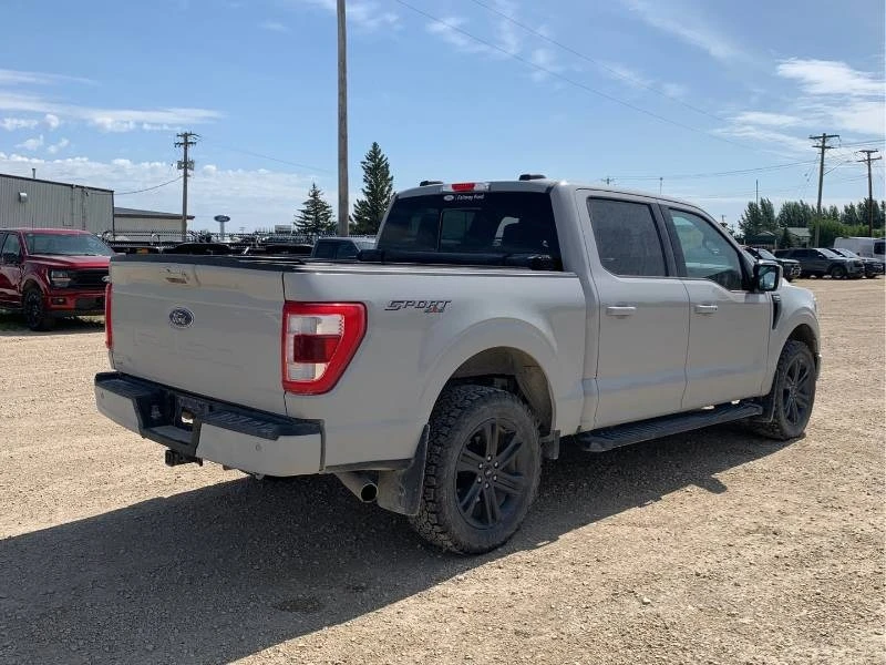Ford F150 LARIAT 4WD SuperCrew 5.5' Box | CARFAX , снимка 4 - Автомобили и джипове - 55586118