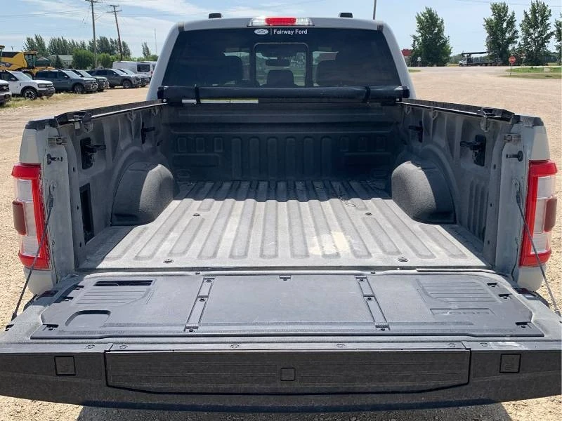 Ford F150 LARIAT 4WD SuperCrew 5.5' Box | CARFAX , снимка 11 - Автомобили и джипове - 55586118