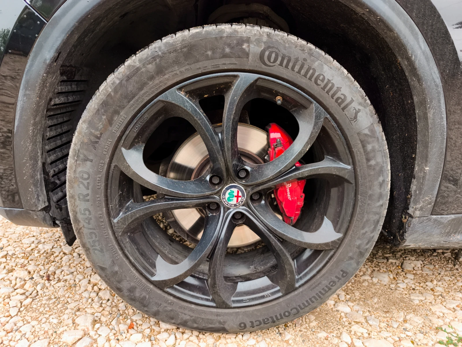 Alfa Romeo Stelvio  - изображение 6