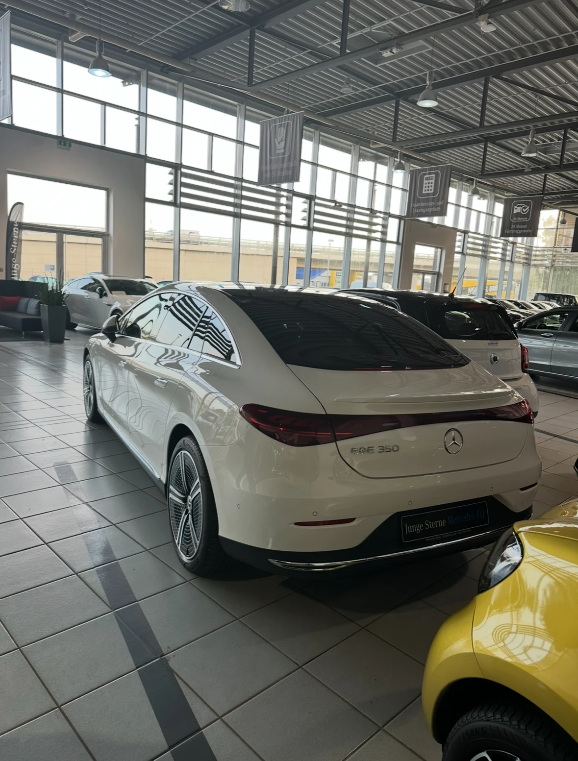 Mercedes-Benz EQE 350, Договаряне  - изображение 4