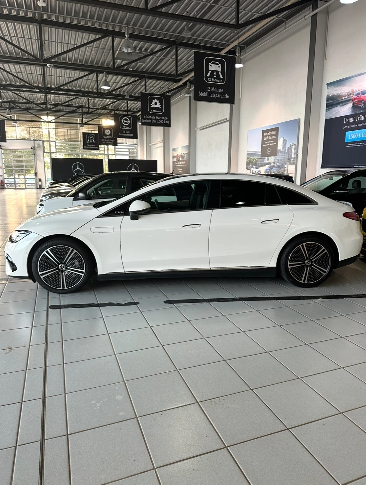 Mercedes-Benz EQE 350, Договаряне  - изображение 3
