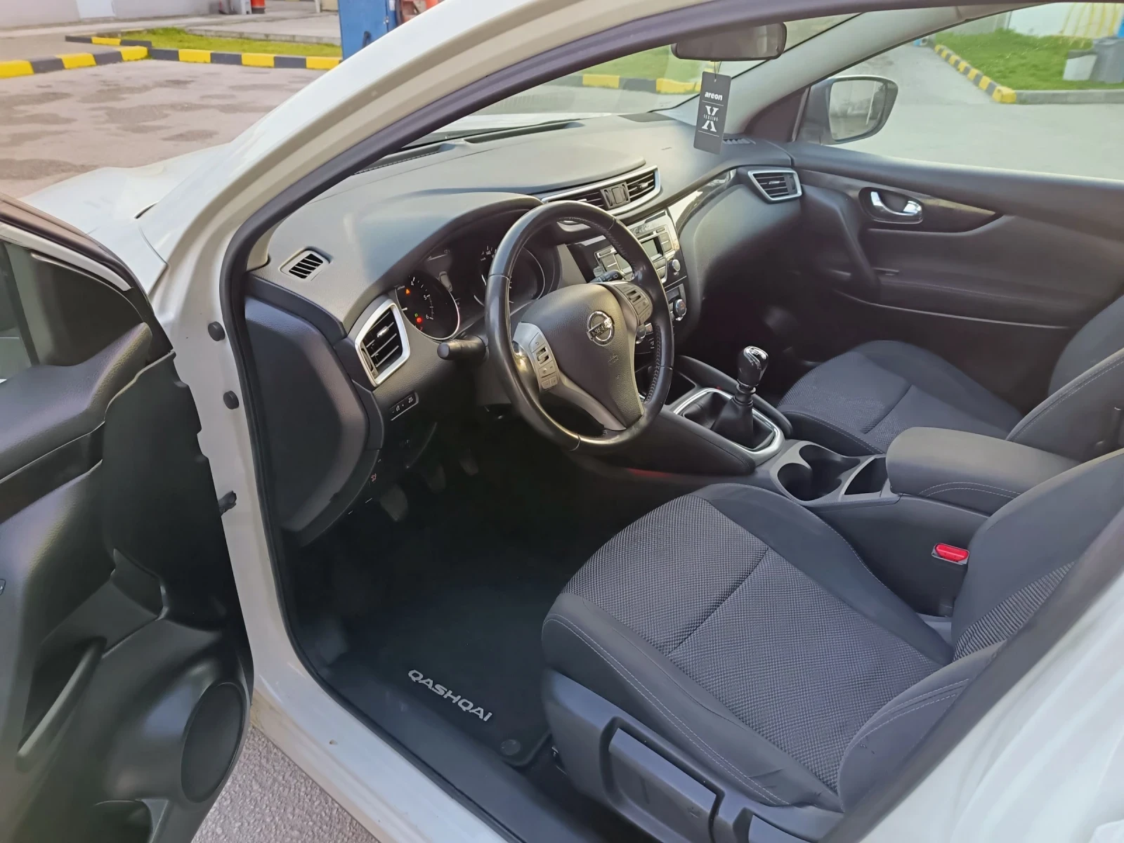 Nissan Qashqai 1.5.110 , снимка 11 - Автомобили и джипове - 53541304