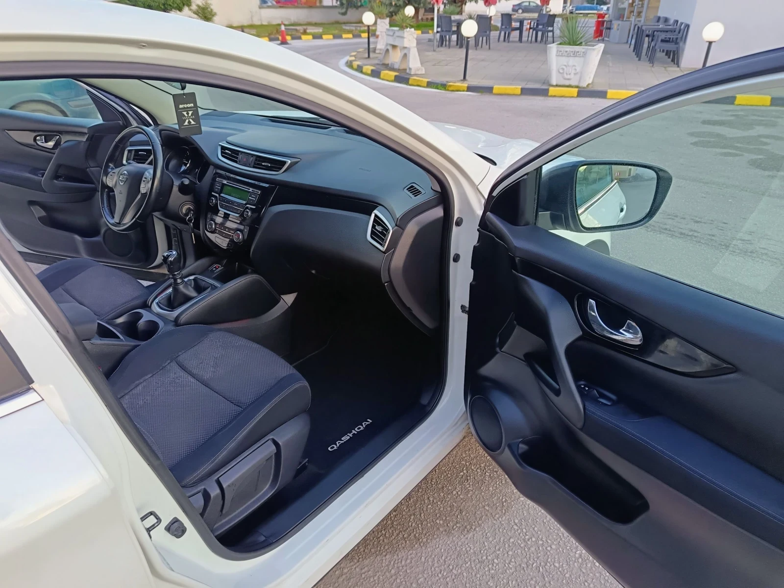 Nissan Qashqai 1.5.110 , снимка 15 - Автомобили и джипове - 53541304