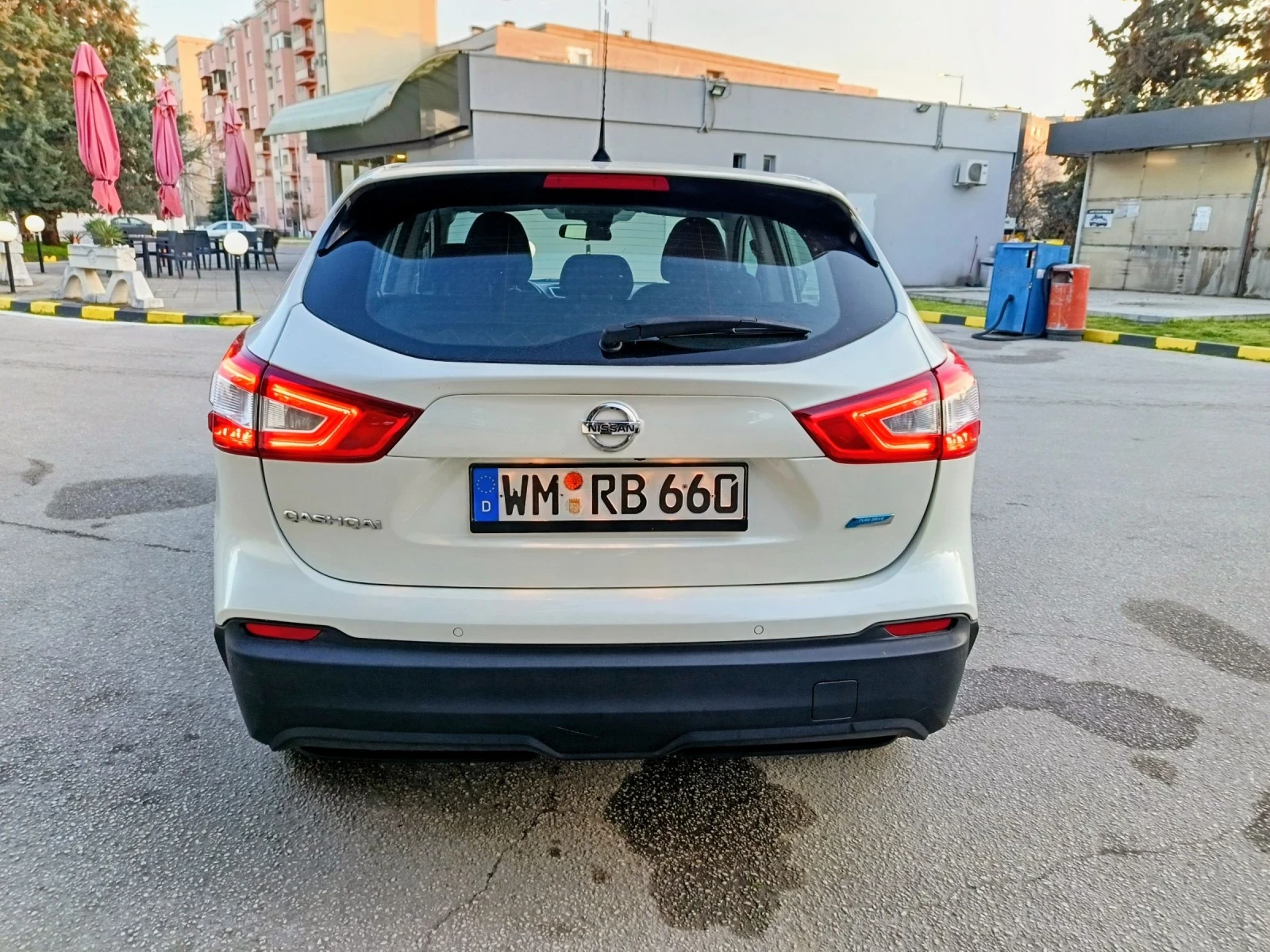 Nissan Qashqai 1.5.110 , снимка 10 - Автомобили и джипове - 53541304